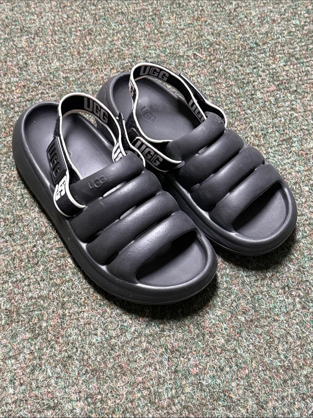 UGG sport yeah sliders in black